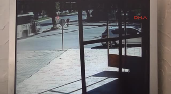 Kütahya'da Kamyonet ile Otobüs Çarpıştı
