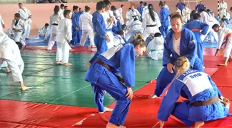 Salihli'de 1. Uluslararası Judo Turnuvası Düzenlendi