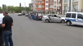 Malatya'da Otomobil ile Minibüs Çarpıştı: 1 Ölü, 6 Yaralı