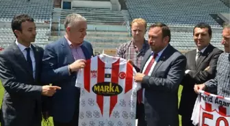 Sivasspor, Kosova'da Priştine ile Dostluk Maçı Oynayacak