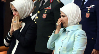 Emine Erdoğan ve Esra Albayrak Yemin Töreninde Ağladı