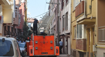 Kendini Kilitlediği Evi Yakmak İstedi