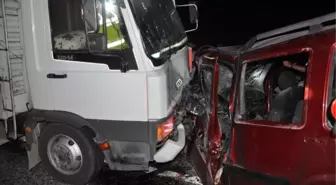 Sivas Ulaş'ta Trafik Kazası: 1 Ölü, 1 Yaralı