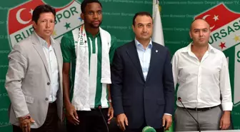 Bursaspor, Cedric Bakambu ile 4 Yıllığına Anlaştı