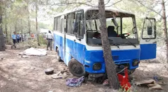 Mersin'de Tarım İşçilerini Taşıyan Minibüs Kaza Yaptı: 1 Ölü, 6 Yaralı