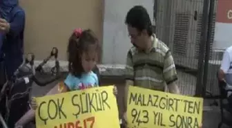 İl Milli Eğitim Müdürlüğü Önünde 'Müdür' Eylemi