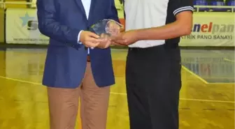 1. Kurtuluş Basketbol Kupası' Orkide Gediz Üniversitesi'nin