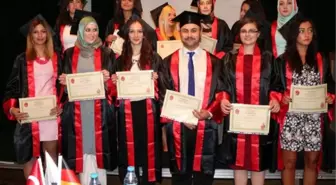 Münih'te Liseyi Dışarıdan Bitirip Üniversiteli Oldular