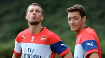 Lukas Podolski: Welbeck Benden Daha Avantajlı