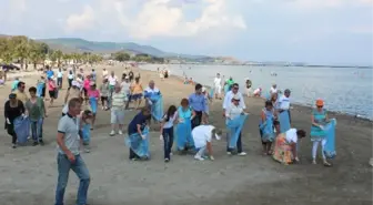 Önce Sahili Temizlediler, Sonra Balık Ekmek Yediler