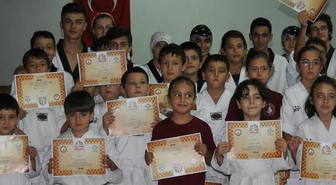 Tekwondo'da Sporcular Kuşaklarını Almanın Mutluluğunu Yaşadı