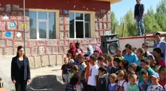 Ağrı'da Minikler İçin Ders Zili Çaldı