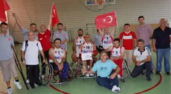 Bakan Kılıç, Samsun Tekerlekli Sandalye Basketbol Takımı'nı Tebrik Etti