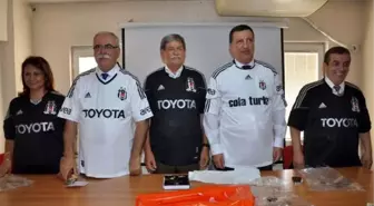 CHP'lilerden Çarşı Grubu'na Destek