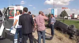 Gaziantep'te Otomobil Devrildi 3 Yaralı
