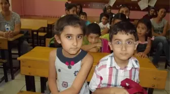İkiz Kardeşler Aynı Sınıfta