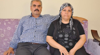 Kanada'da Mahsur Kalan Oğlu İçin Yetkililerden Yardım İstedi