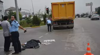 Trafik Kazası Güvenlik Kamerasında