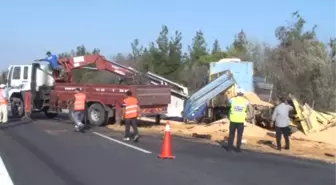 Adana'da Trafik Kazası: 2 Yaralı