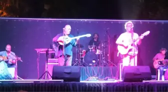 Dalyan'da Grup Gündoğarken Rüzgarı Esti