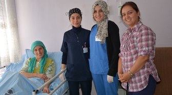 Bölgenin İlk Kapalı Fıtık Ameliyatı Tatvan'da Yapıldı