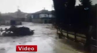 Yürekleri Ağızlara Getiren Sel Böyle Görüntülendi