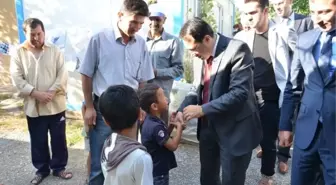 Vali Akdemir Afgan Mültecileri Ziyaret Etti