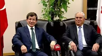 Davutoğlu, KKTC Başbakanı ile Ortak Basın Toplantısı Düzenledi