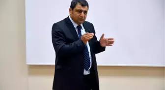 İlk Ders Rektör Laçiner'den