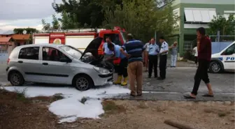 Seyir Halinde Alev Alan Otomobil Vatandaşı Korkuttu