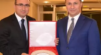 Ekoavrasya'dan Makedonya Başbakanı Gruevski'ye Şükran Plaketi