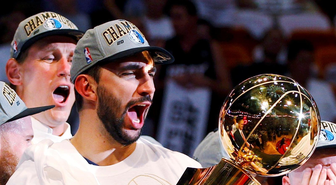 Stojakovic'in Forması Emekliye Ayrılıyor