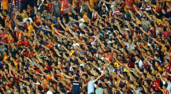 Galatasaray'da Taraftar Destek Mi, Köstek mi Oluyor?