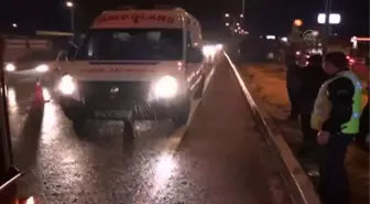 Kamyonet ile Otomobil Çarpıştı: 1 Ölü, 4 Yaralı