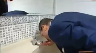 Lavabodan Su İçip Ekledi