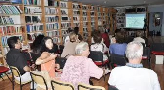 Foça'da 'Yerleşimin Ayak İzleri' Konuşuldu