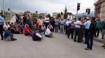 Köylülerden Yol Eylemi