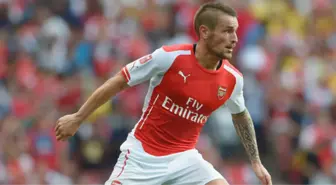 Arsenal'lı Debuchy, 3 Ay Forma Giyemeyecek