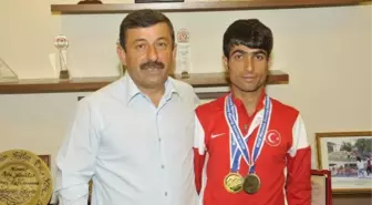 Başkan Karabacak Dünya İkincisini Ağırladı