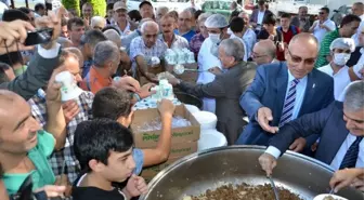 Ahilik Kültür Haftası Etkinlikleri Kapsamında Vatandaşlara Pilav Dağıtıldı