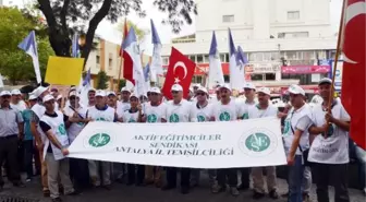 Antalya'da Eğitimciler Hükümeti Protesto Etti