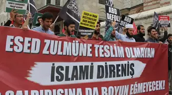 Fatih Camisinde ABD'nin Hava Saldırısı Protesto Edildi