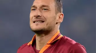 Roma'nın Emektar Kaptanı Totti 38. Doğum Gününü Kutluyor