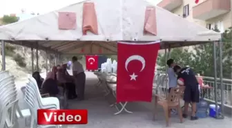 Şehit Polisin Baba Evine Ateş Düştü