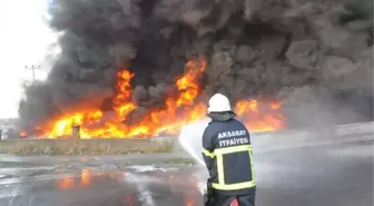 Aksaray'da Lastik Fabrikasındaki Yangın Sürüyor