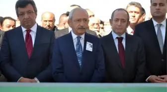 Kılıçdaroğlu, Yazar Talip Apaydın'ın Cenaze Namazına Katıldı