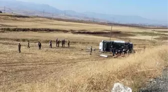 Elazığ'da Askerleri Taşıyan Aracın Devrilmesi