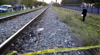 Afyonkarahisar'da 13 Yaşındaki Çocuk, Demiryolu Kenarında Ölü Bulundu