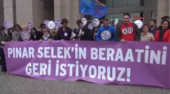 Mısır Çarşısı Davası Öncesi Adliye Önünde Pınar Selek'e Destek