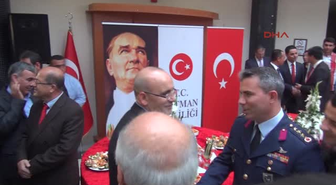Batman Bakan Şimşek'ten Çocuklara 5'er Lira Bayram Harçlığı